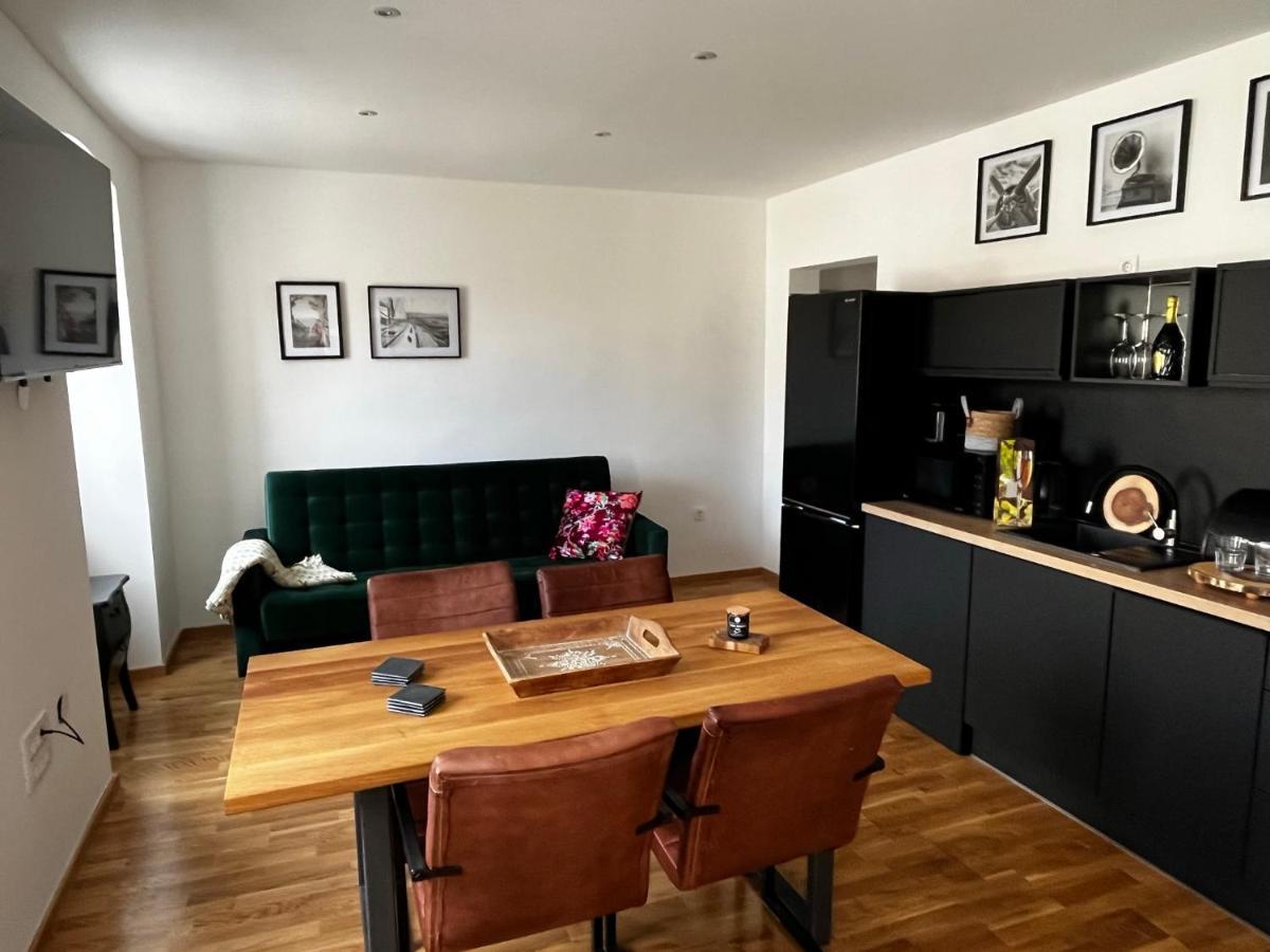 Domus Nostrae-Pula Appartement Buitenkant foto