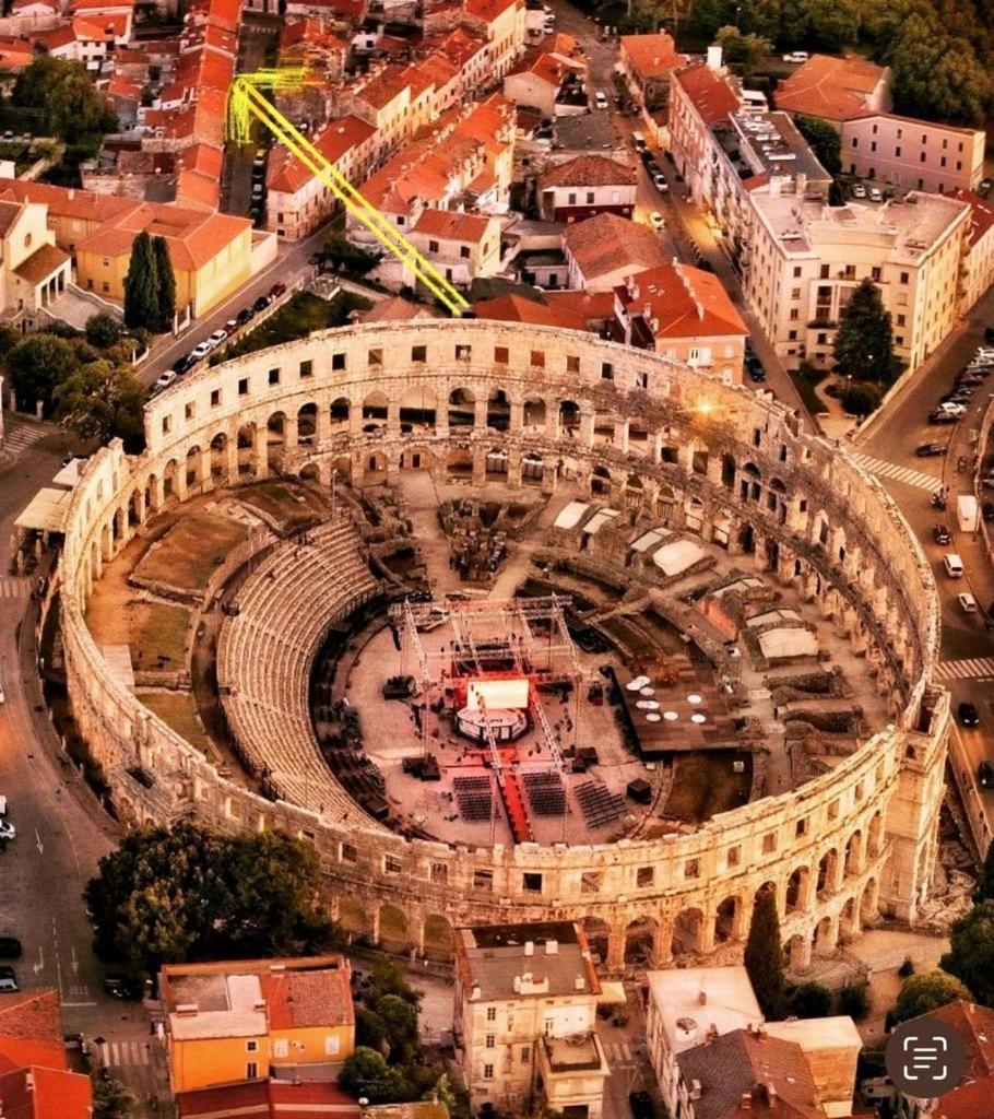 Domus Nostrae-Pula Appartement Buitenkant foto